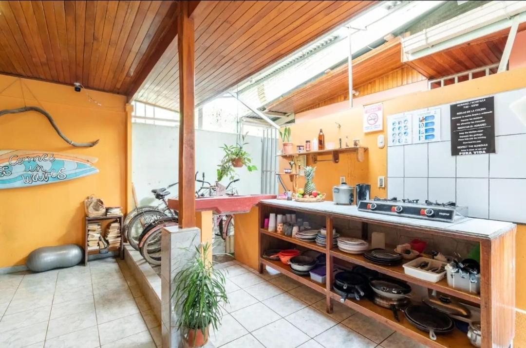 Playa Santa Teresa  Cocobolo Surf Hotel & School المظهر الخارجي الصورة